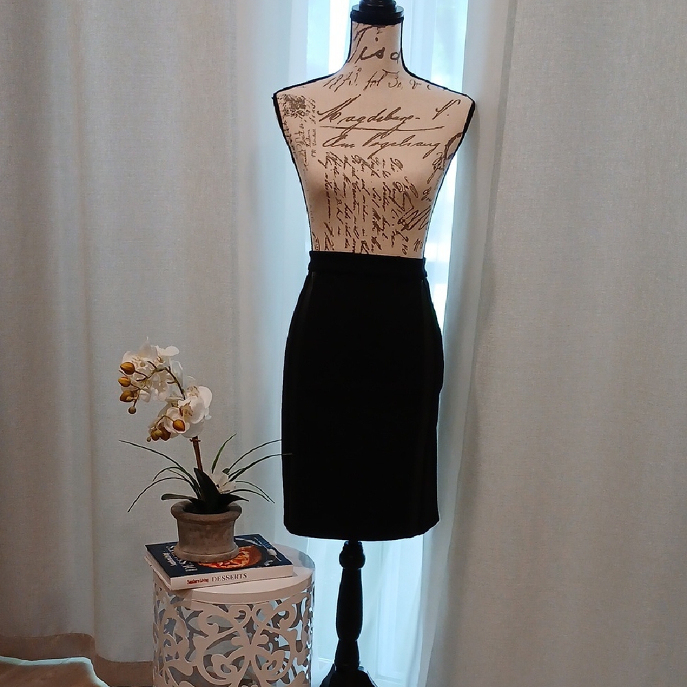 Carmen Marc Valvo Black Pencil Skirt Knee-Length